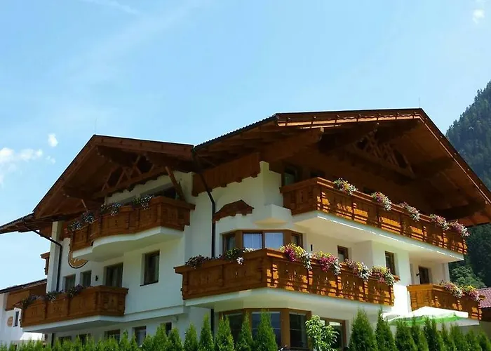 Alpenchalet Vital شقة *